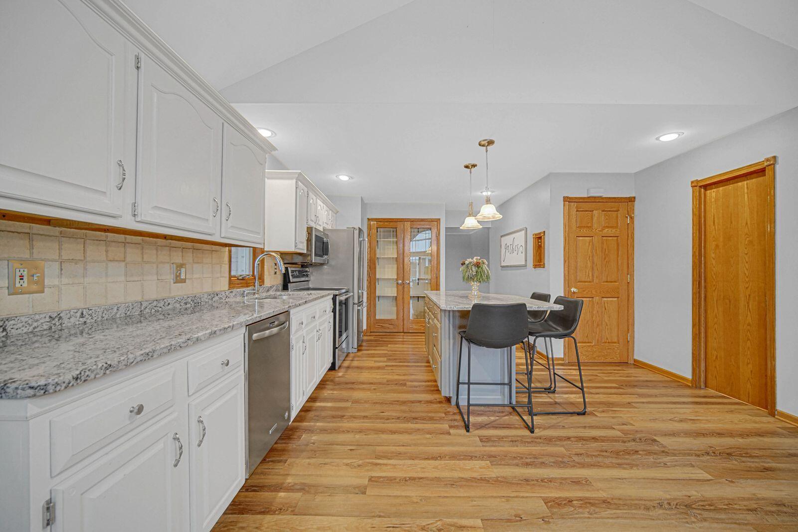 8017 Madison Avenue Munster, IN 46321 - Photo 11 of 36 1600x1067