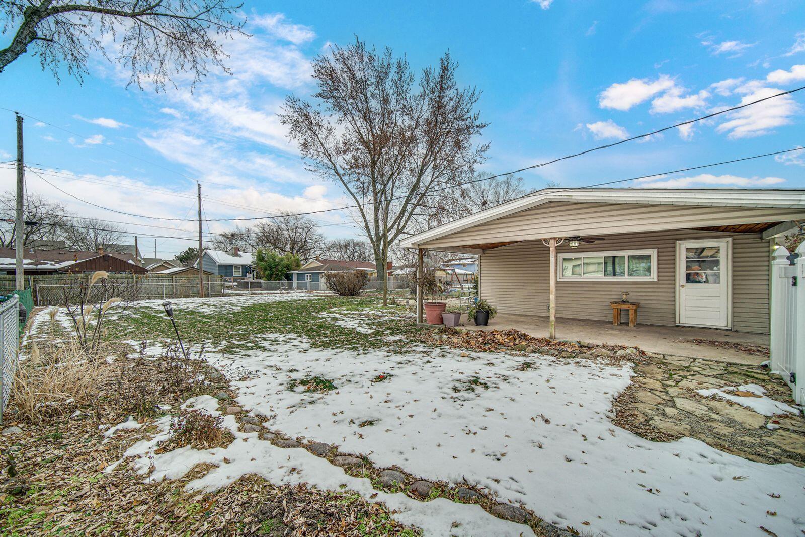 8017 Madison Avenue Munster, IN 46321 - Photo 34 of 36 1600x1067