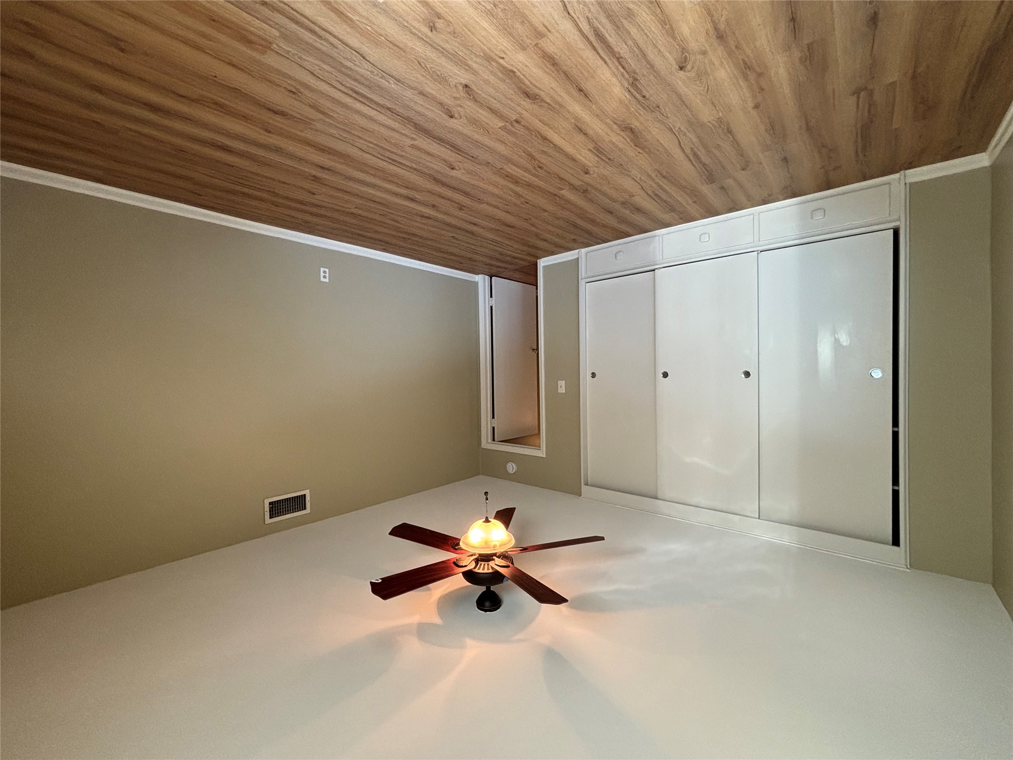 3509 River Road Austin, TX 78703 - Photo 18 of 40 Second bedroom