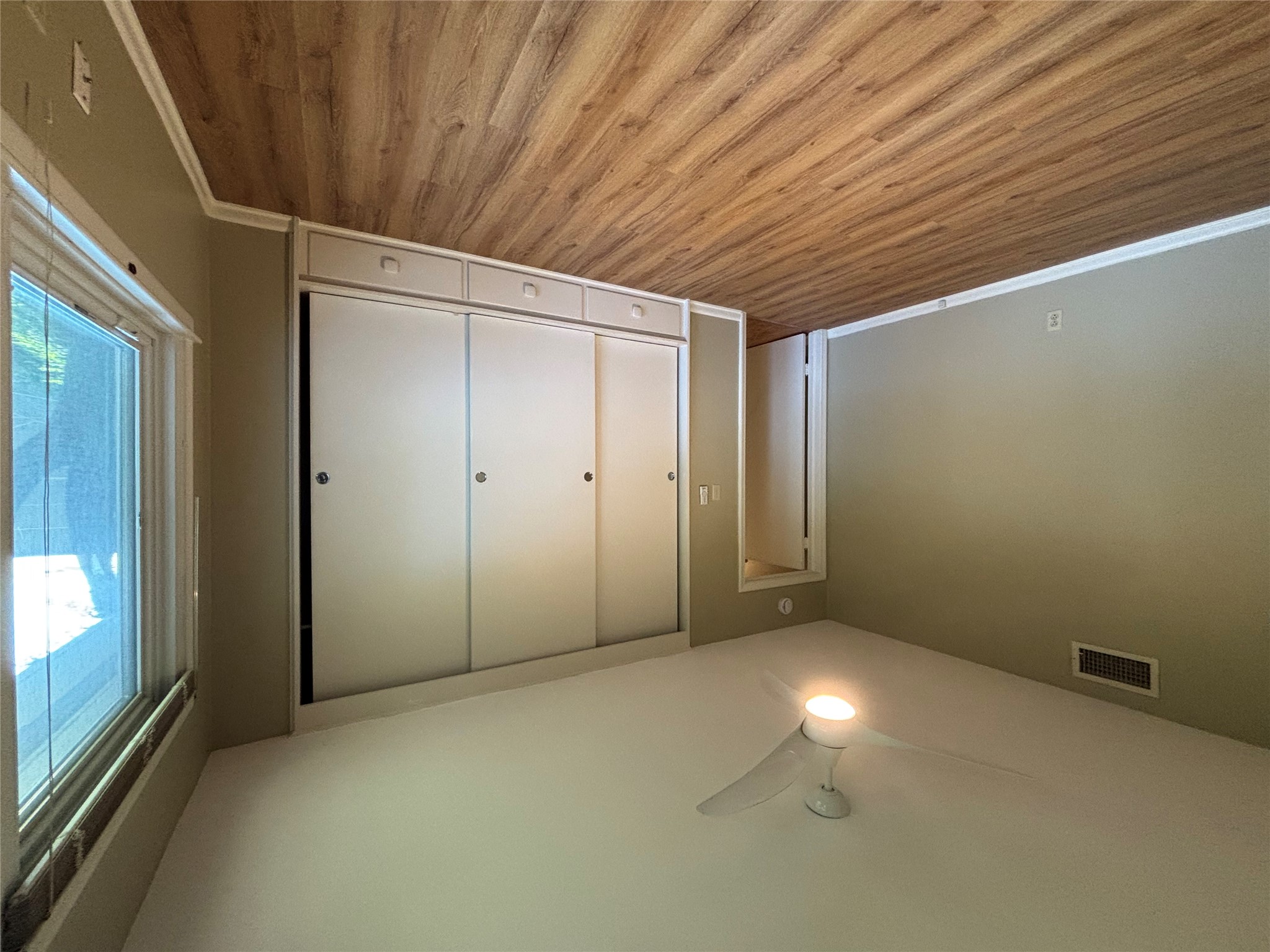 3509 River Road Austin, TX 78703 - Photo 22 of 40 Third bedroom