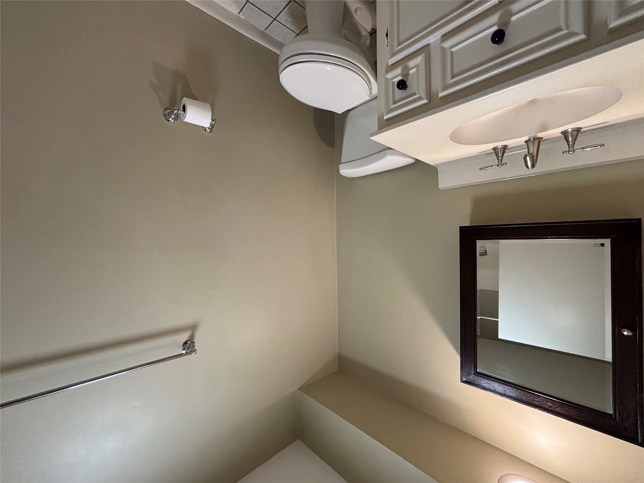 3509 River Road Austin, TX 78703 - Photo 28 of 40 Fourth bedroom bath