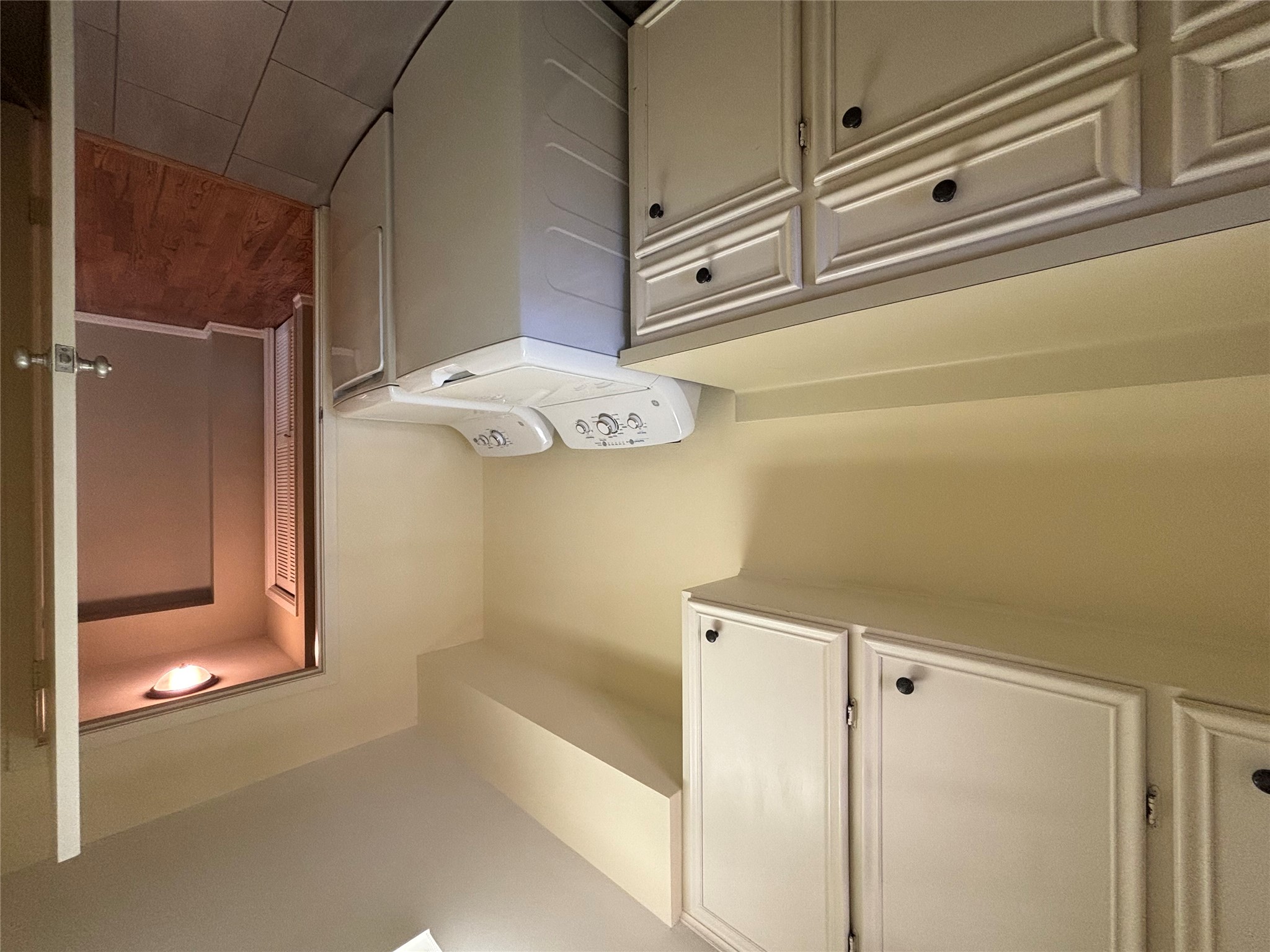 3509 River Road Austin, TX 78703 - Photo 30 of 40 Laundry room off carport entry