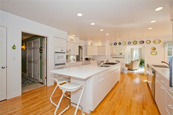 161 Forest Street Wellesley, MA 02481 - Photo 10 of 19 Gallery Image 10