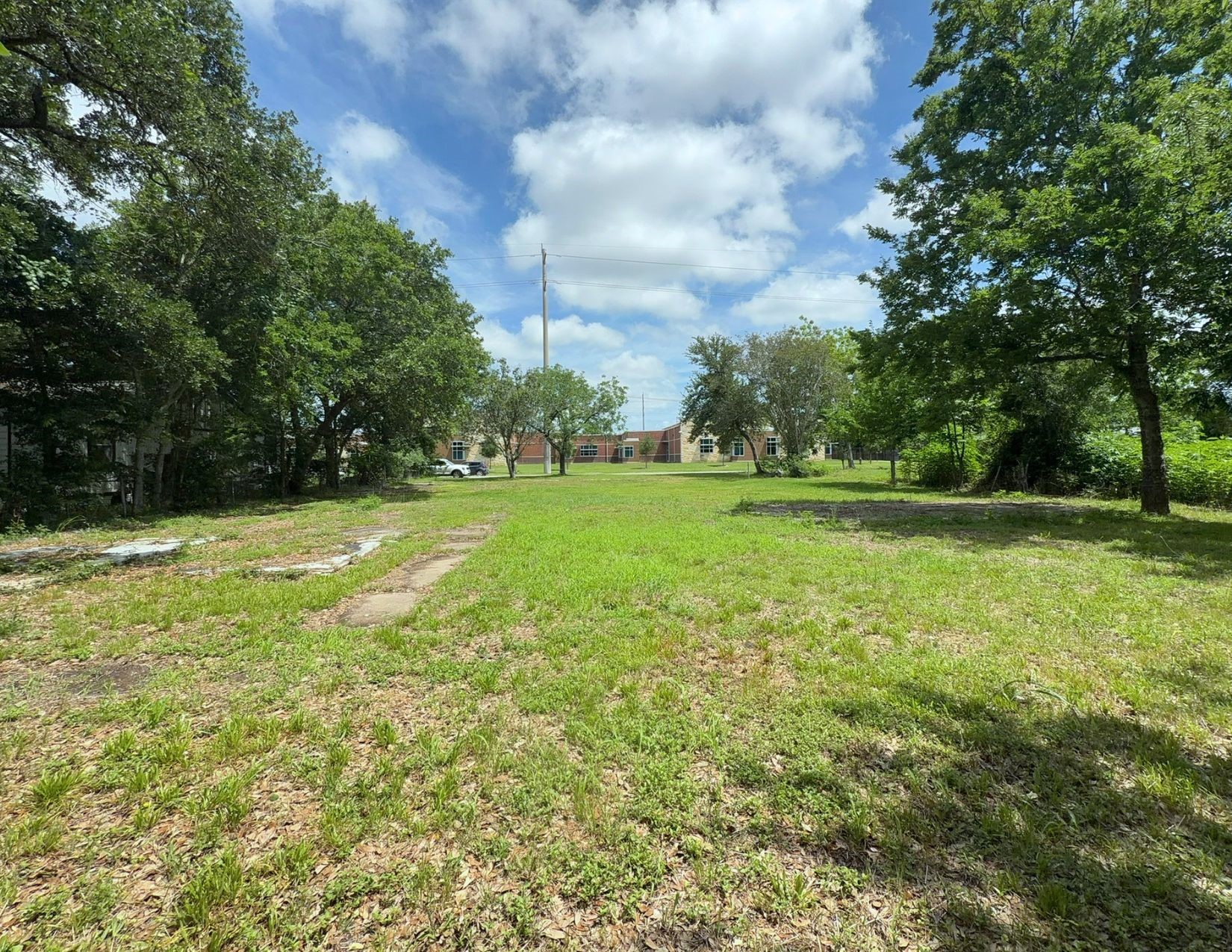 1819 Neuman La Marque, TX 77568 - Photo 4 of 8 Additional view from the back of the property.