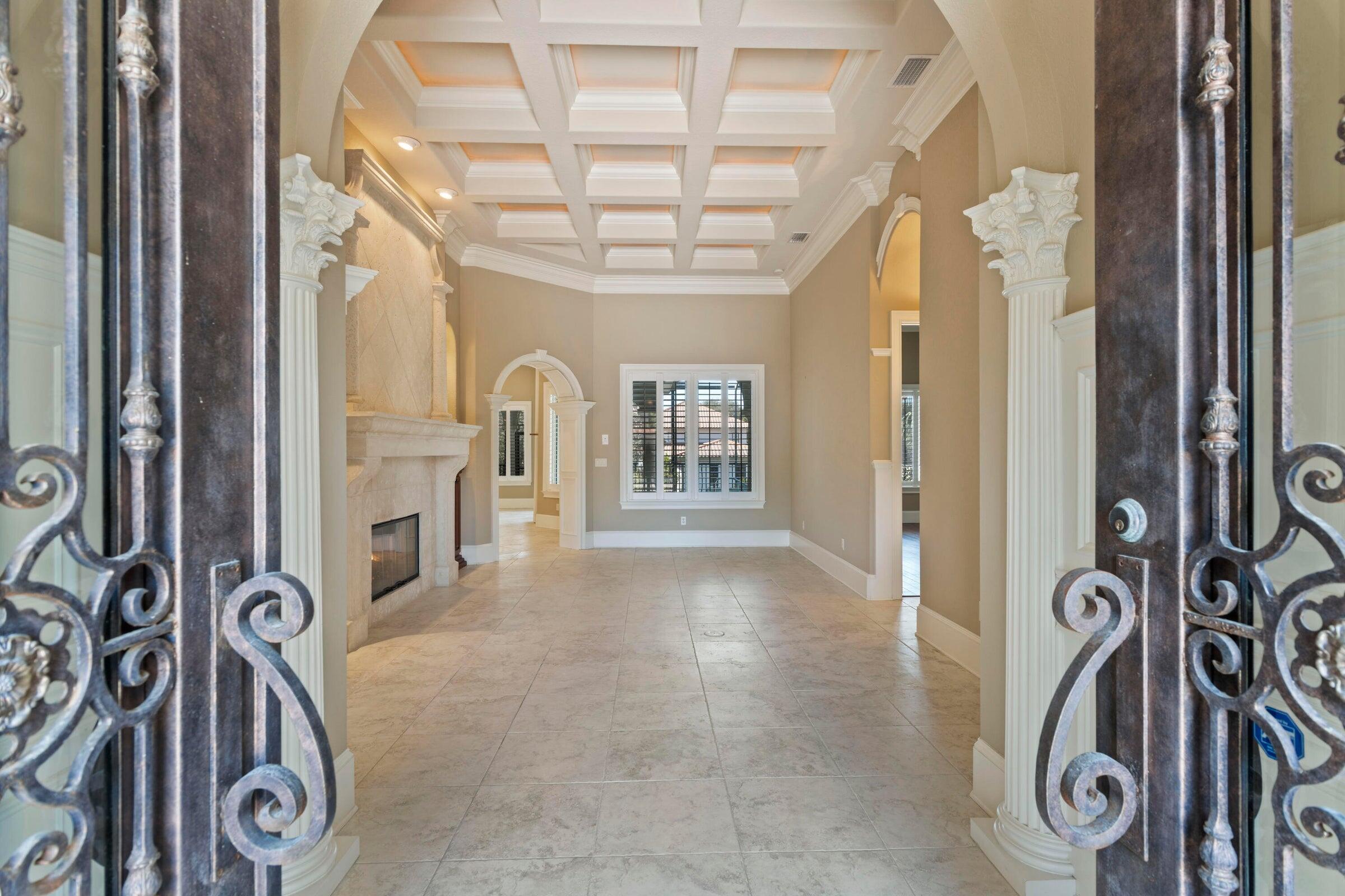 322 Emerald Ridge Santa Rosa Beach, FL 32459 - Photo 4 of 43 a view of a hallway with a entryway