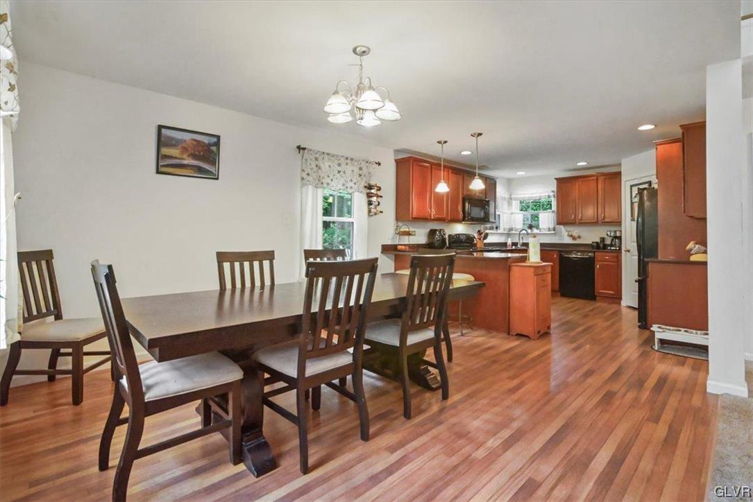 300 Spring Road Palmerton, PA 18071 - Photo 13 of 50 Dining area