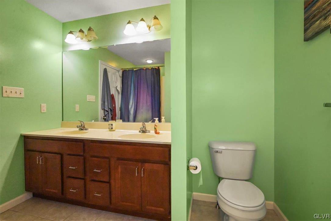 300 Spring Road Palmerton, PA 18071 - Photo 16 of 50 Primary bathroom