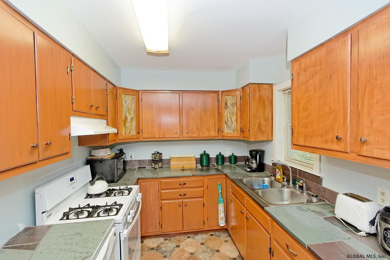 86 Spring Avenue Troy, NY 12180 - Photo 9 of 25 Photo 9
