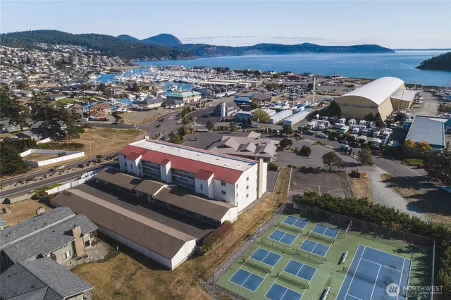 $520,000 | 1800 Skyline Way, Unit 205, Anacortes, WA 98221