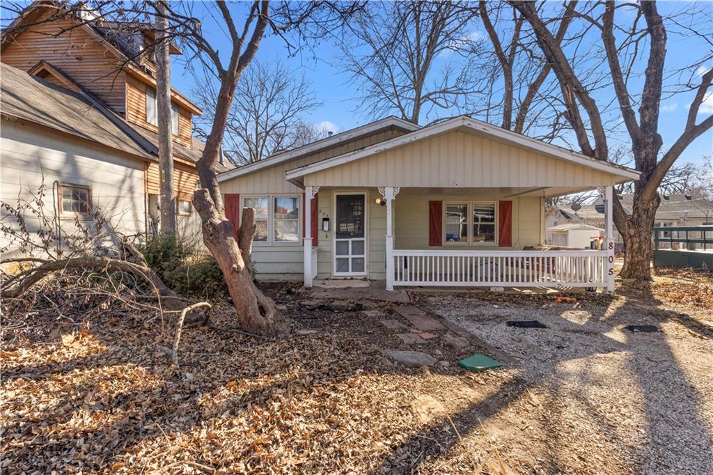 805 Rhodes Avenue Grandview, MO 64030 - Photo 1 of 21