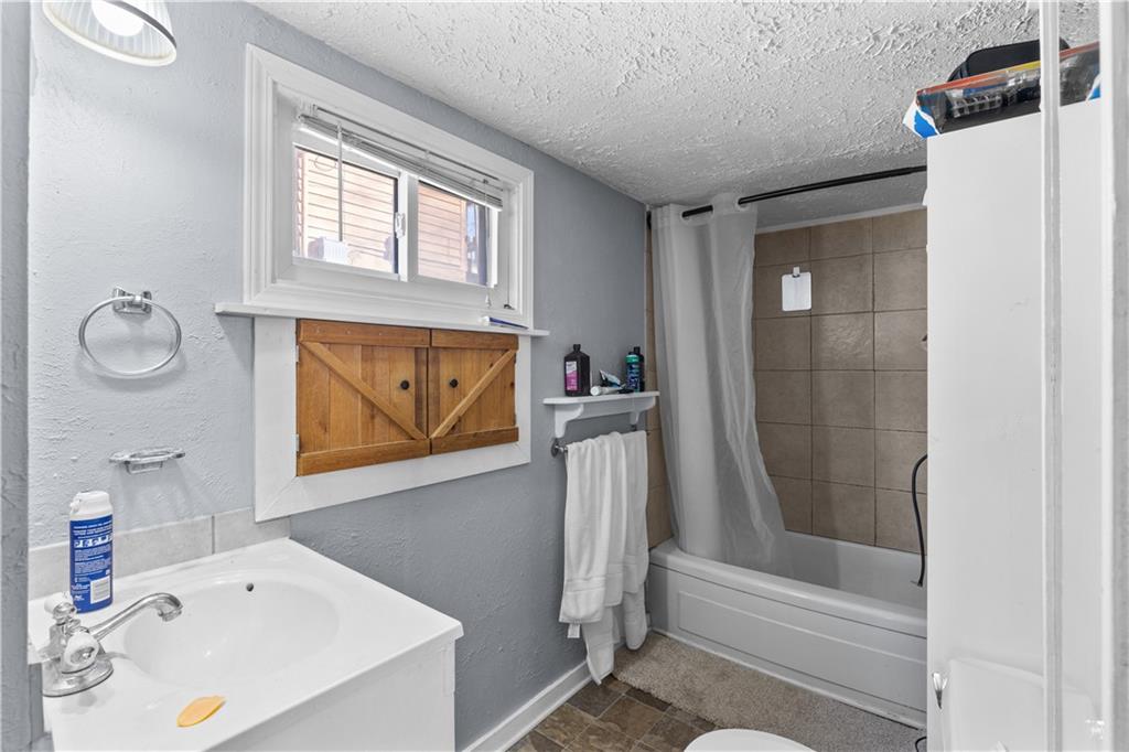 805 Rhodes Avenue Grandview, MO 64030 - Photo 18 of 21