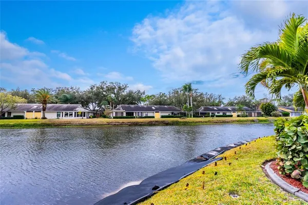$649,000 | 416 Devonshire Lane, Venice, FL 34293