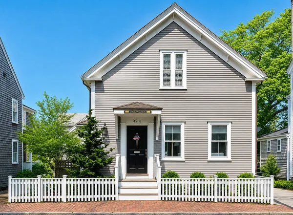 $4,295,000 | 42 B Union Street, Nantucket, MA 02554
