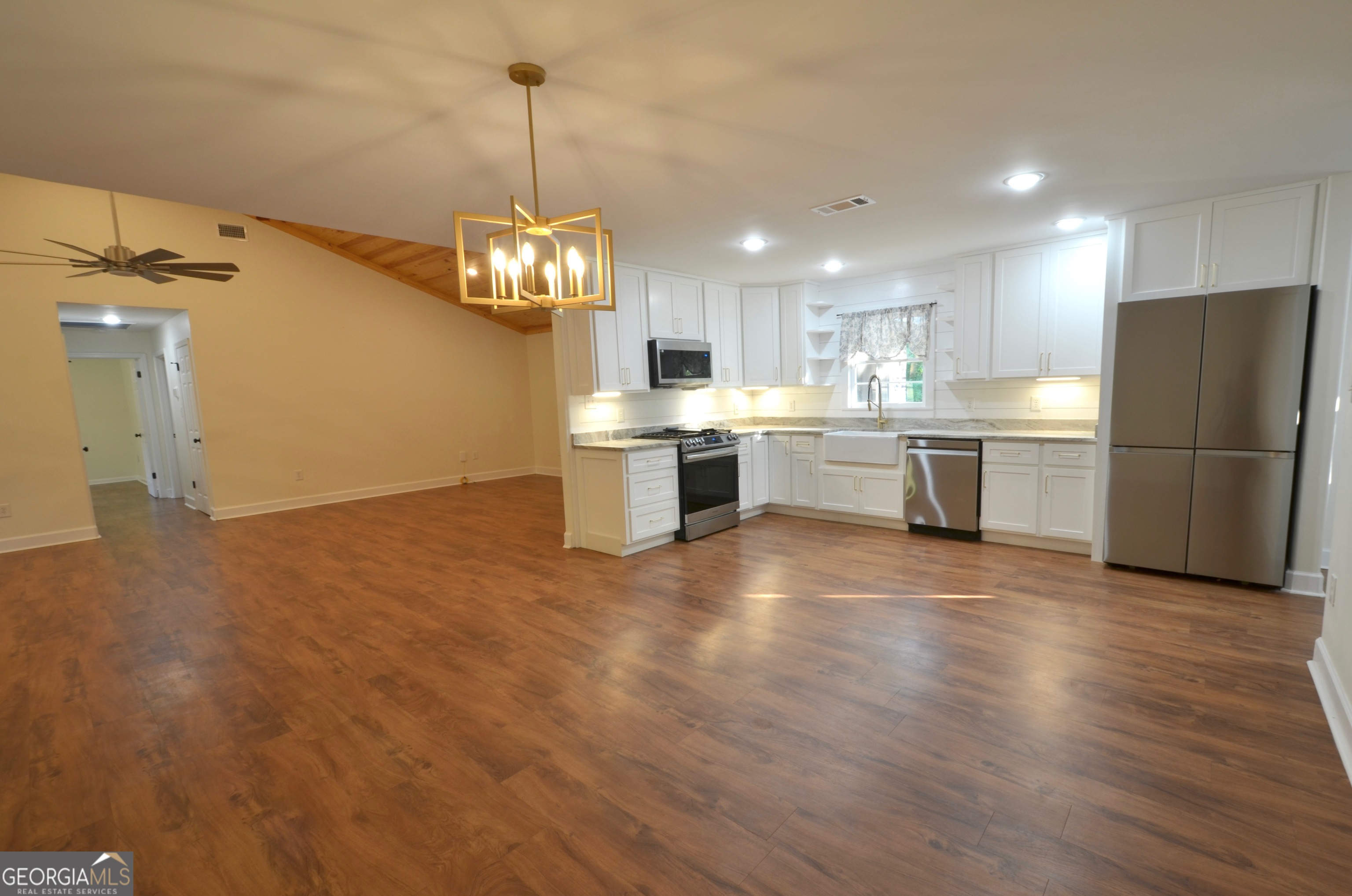 859 Silver Road East Dublin, GA 31027 - Photo 11 of 74