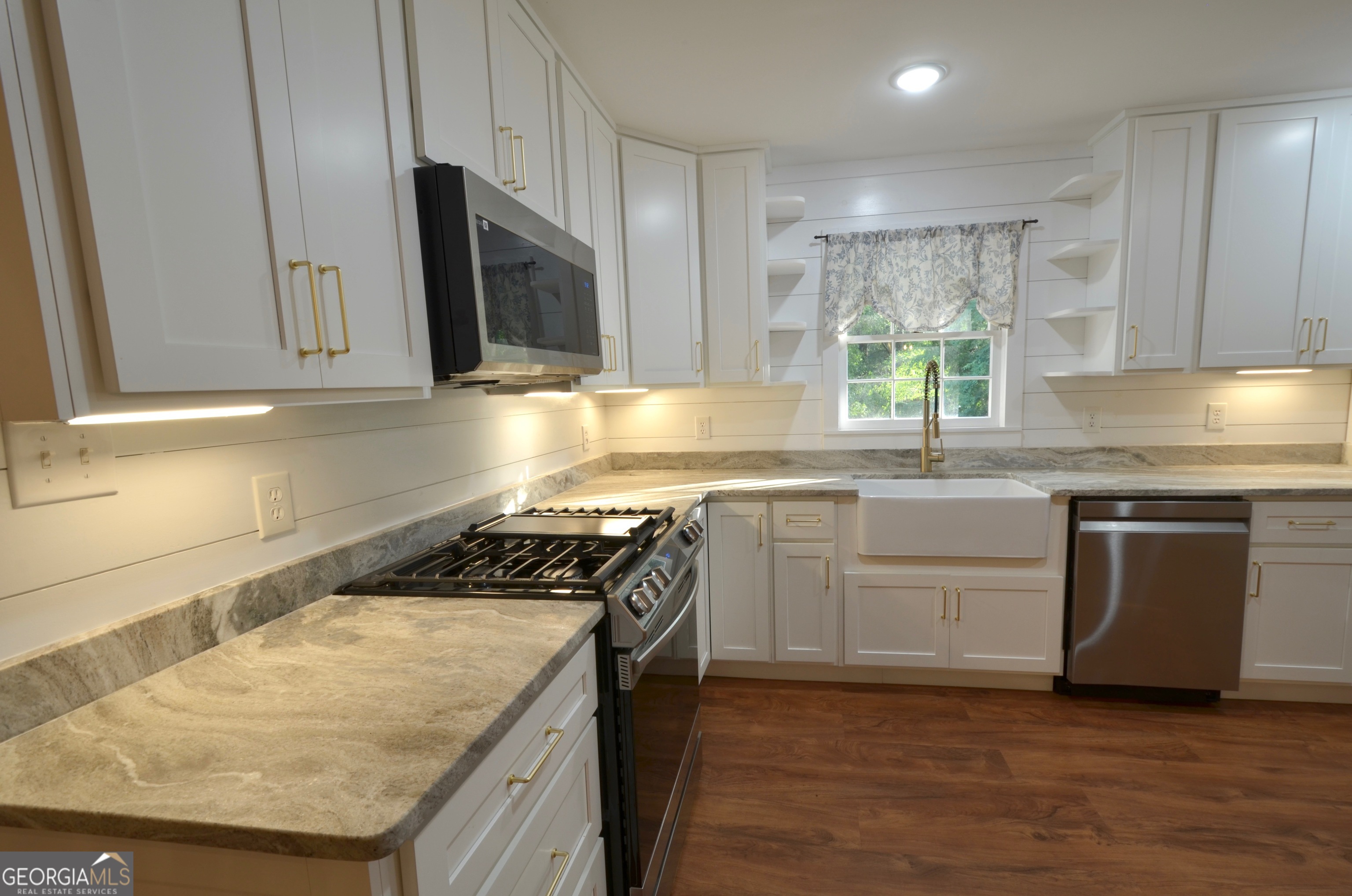 859 Silver Road East Dublin, GA 31027 - Photo 12 of 74