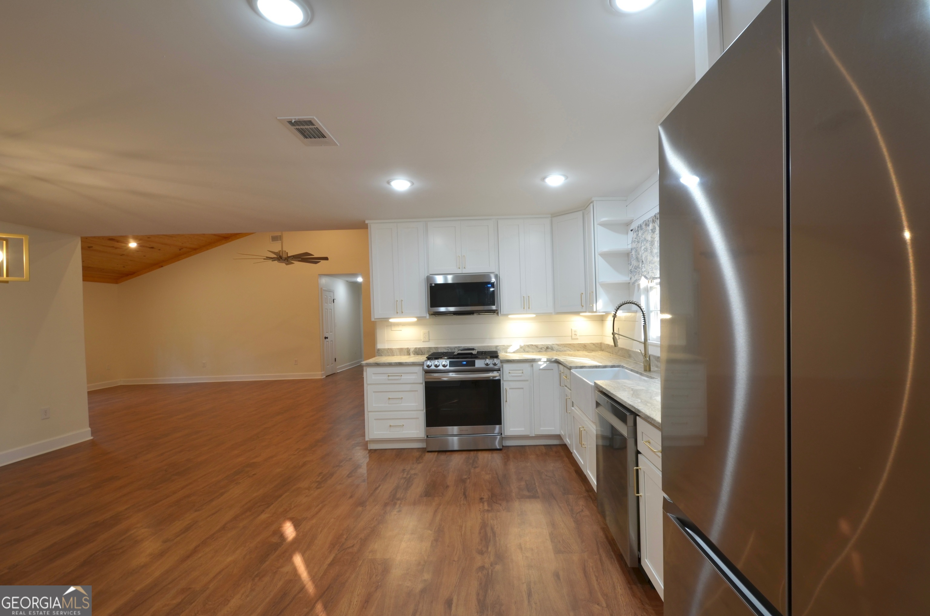 859 Silver Road East Dublin, GA 31027 - Photo 7 of 74