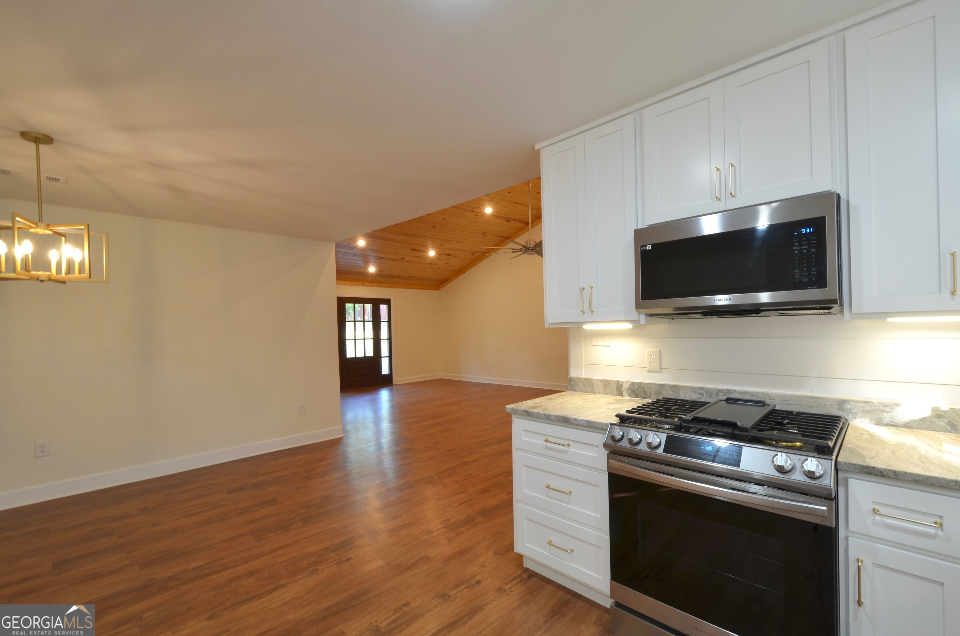 859 Silver Road East Dublin, GA 31027 - Photo 9 of 74