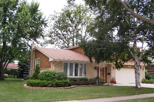 2143 East Peachtree Drive Arlington Heights, IL 60004 - Photo 1 of 1