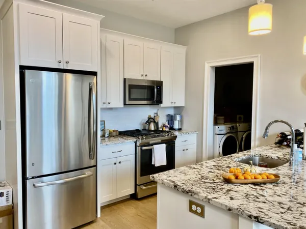 $2,150 | 77 Van Dam Street, Unit 201, Saratoga Springs, NY 12866