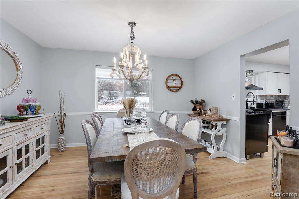 4223 Fieldbrook Road West Bloomfield, MI 48323 - Photo 9 of 31