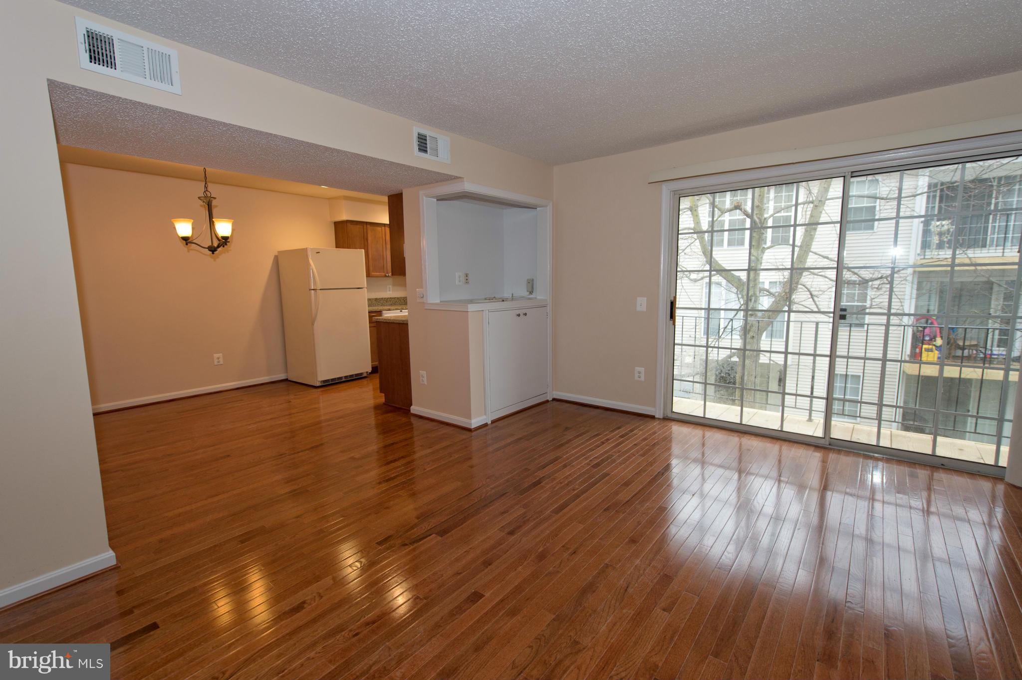 114 Fort Evans Road Southeast, Unit C Leesburg, VA 20175 - Photo 3 of 18 Family Room