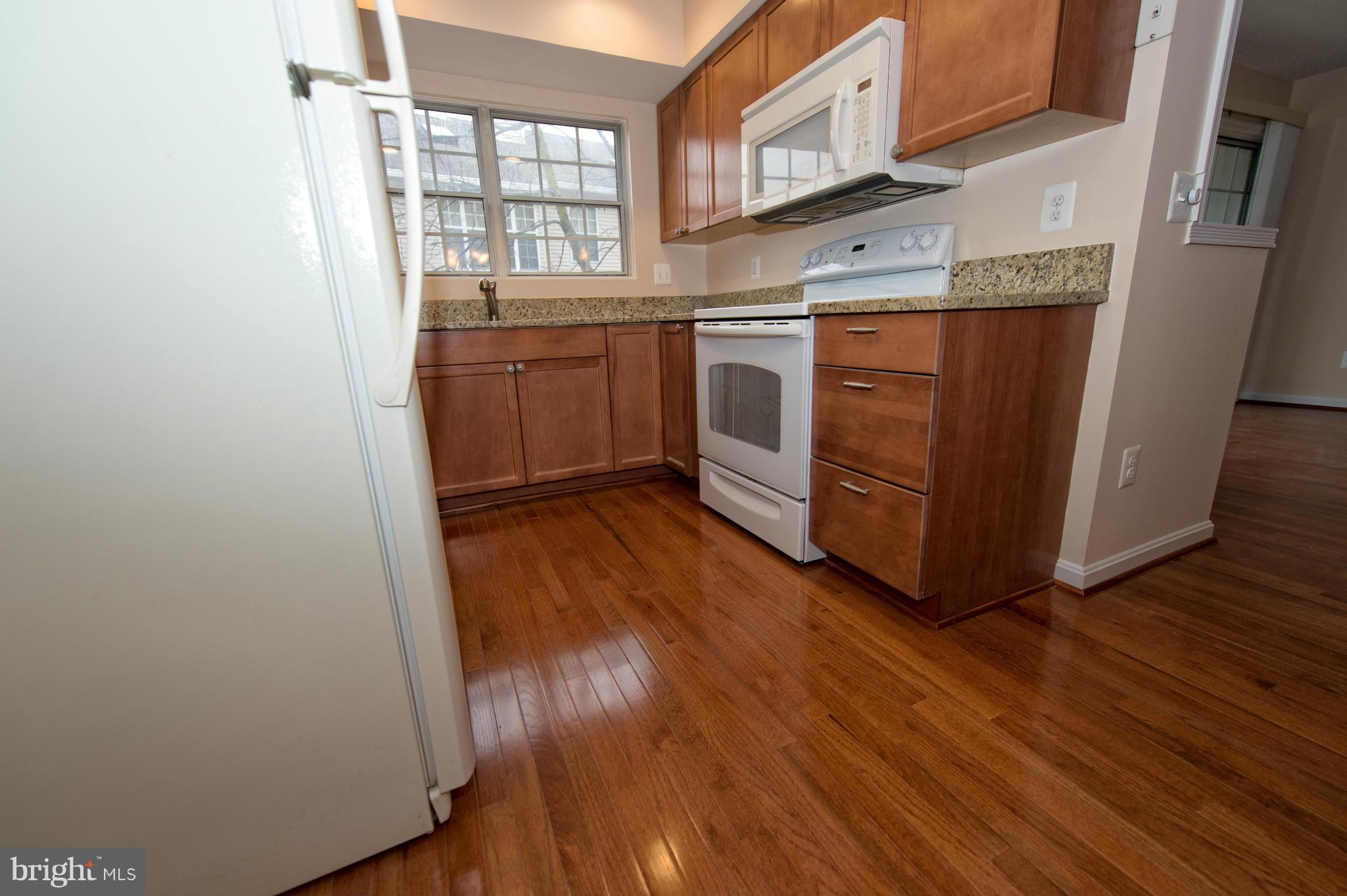 114 Fort Evans Road Southeast, Unit C Leesburg, VA 20175 - Photo 4 of 18 Kitchen