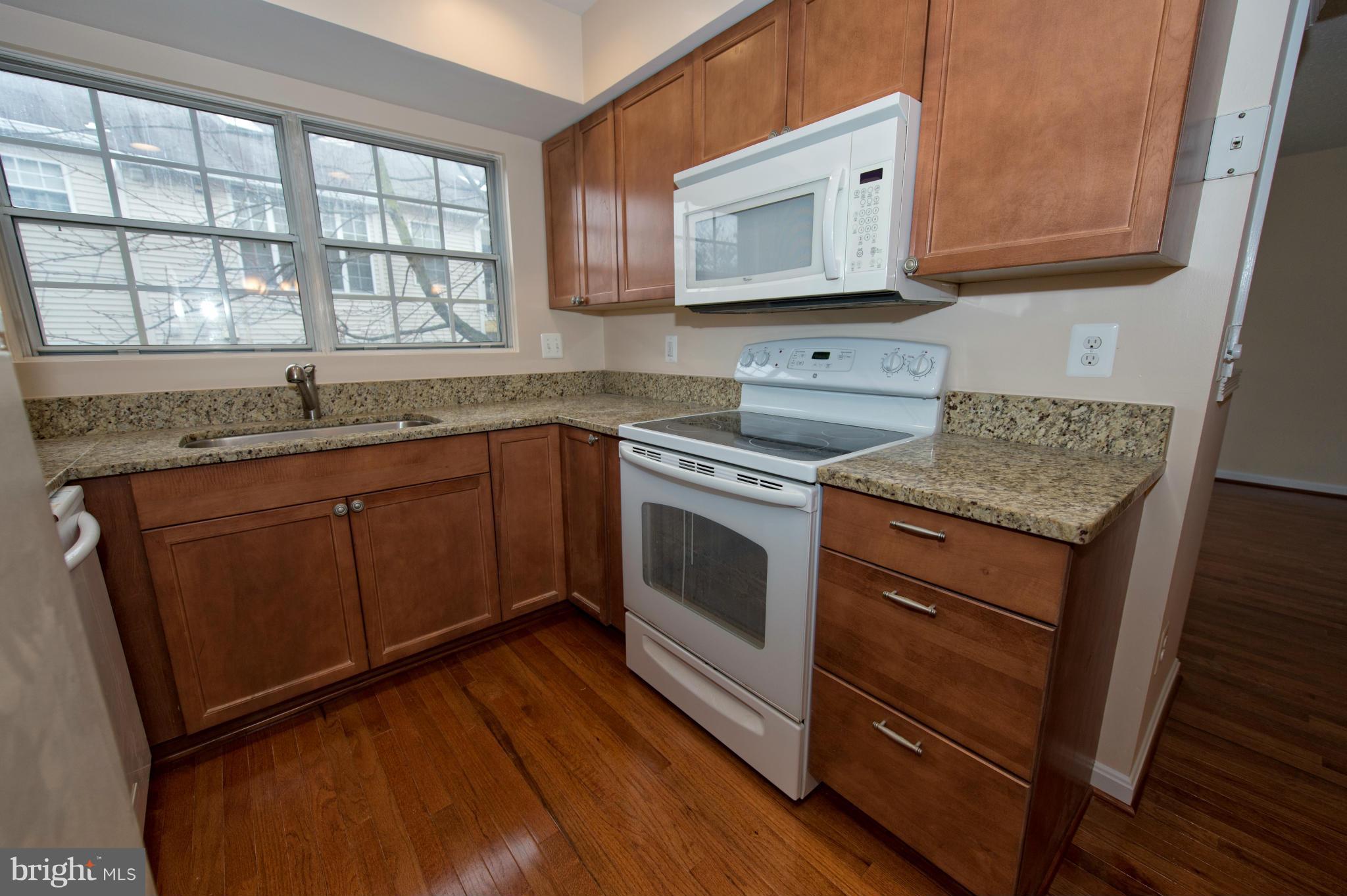 114 Fort Evans Road Southeast, Unit C Leesburg, VA 20175 - Photo 6 of 18 Kitchen