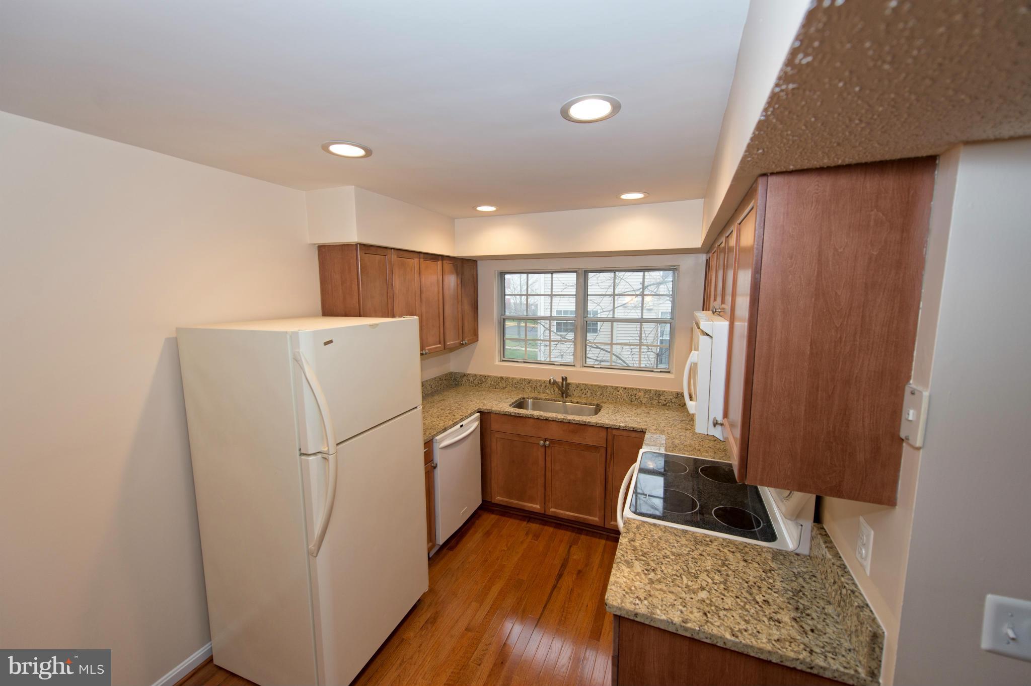 114 Fort Evans Road Southeast, Unit C Leesburg, VA 20175 - Photo 8 of 18 Kitchen