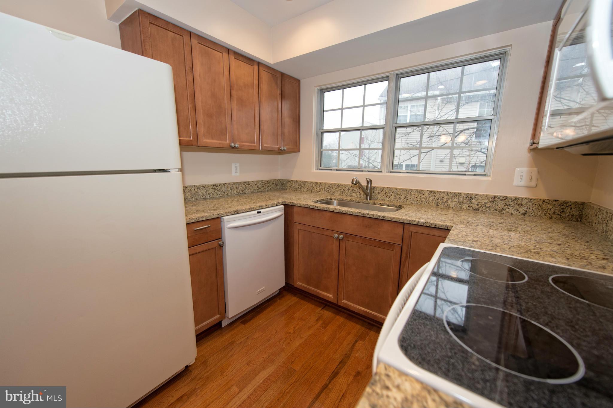 114 Fort Evans Road Southeast, Unit C Leesburg, VA 20175 - Photo 9 of 18 Kitchen
