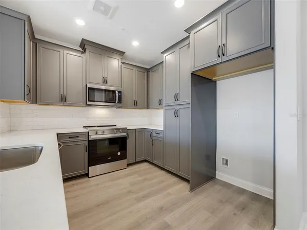 $426,990 | 7545 Laureate Boulevard, Unit 7301, Orlando, FL 32827