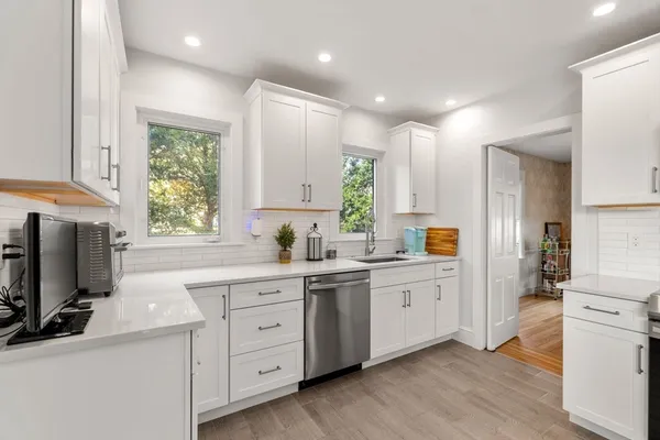 $949,000 | 15 Preston Beach Road, Marblehead, MA 01945