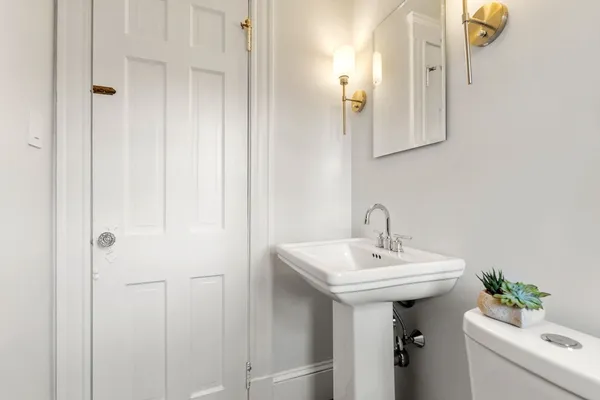 $949,000 | 15 Preston Beach Road, Marblehead, MA 01945