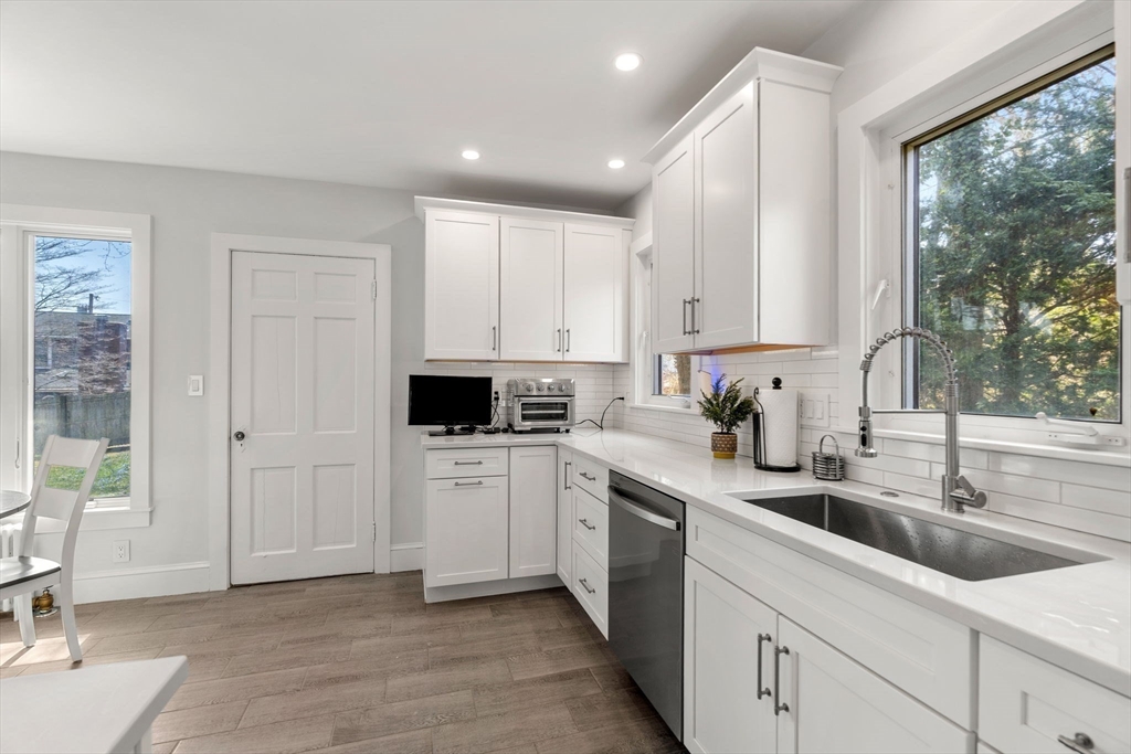 15 Preston Beach Road Marblehead, MA 01945 - Photo 10 of 42