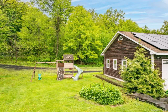 $2,400 | 831 County Route 12, New Hampton, NY 10958