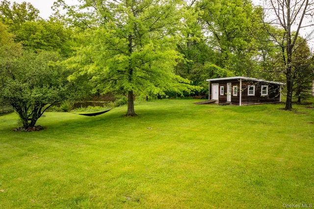 $2,400 | 831 County Route 12, New Hampton, NY 10958