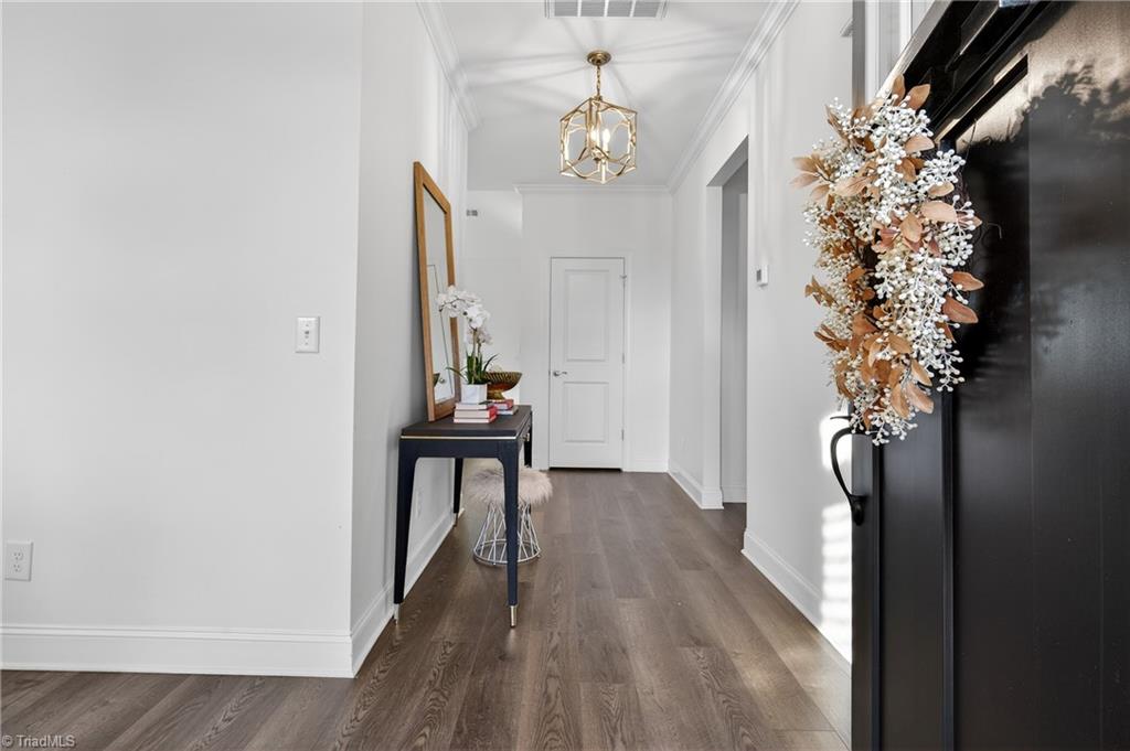 3905 Wynne Brook Court High Point, NC 27265 - Photo 4 of 43