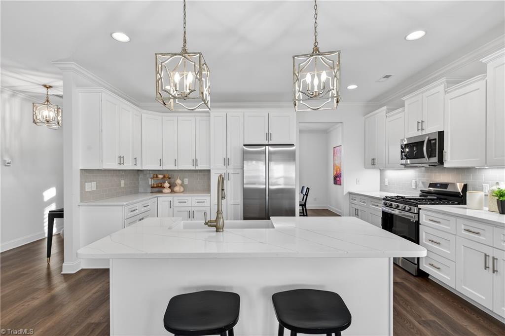 3905 Wynne Brook Court High Point, NC 27265 - Photo 9 of 43