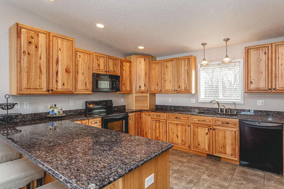 10700 Waldron Road Jerome, MI 49249 - Photo 3 of 49 5R9A0017-HDR