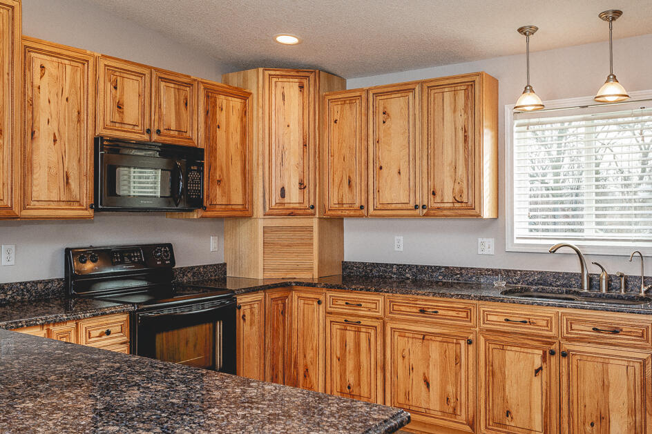 10700 Waldron Road Jerome, MI 49249 - Photo 4 of 49 5R9A0020-HDR
