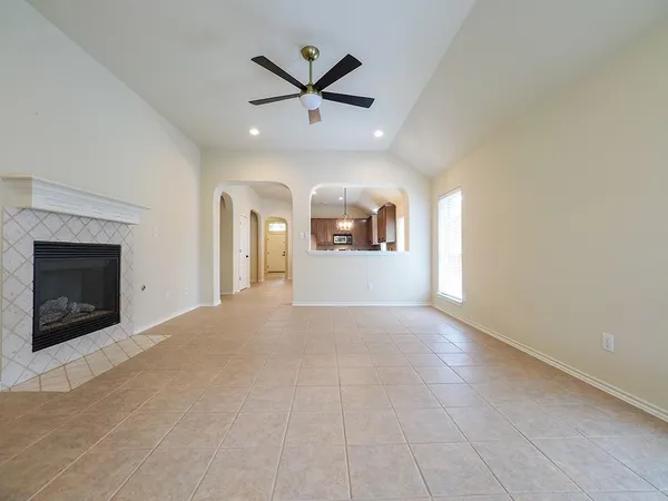 $2,400 | 3822 Vallarta Lane, Round Rock, TX 78681