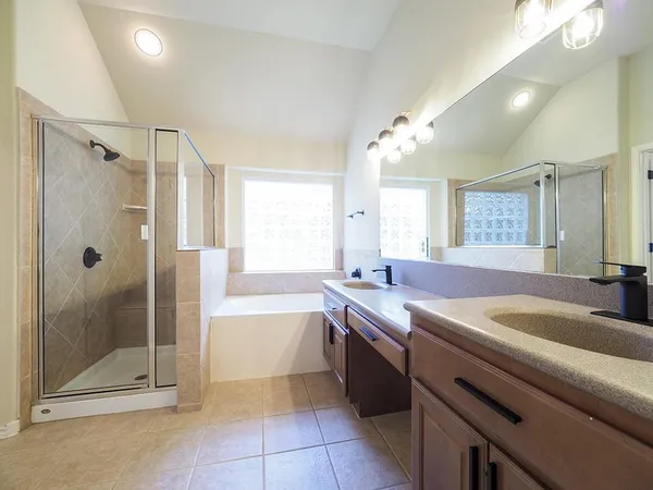 $2,400 | 3822 Vallarta Lane, Round Rock, TX 78681