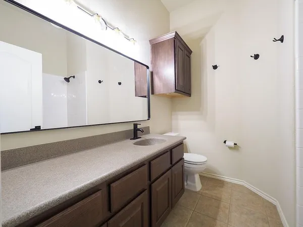 $2,400 | 3822 Vallarta Lane, Round Rock, TX 78681