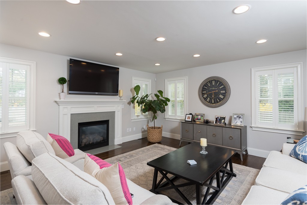 9 Riverview Road Hingham, MA 02043 - Photo 9 of 28 Gallery Image 9