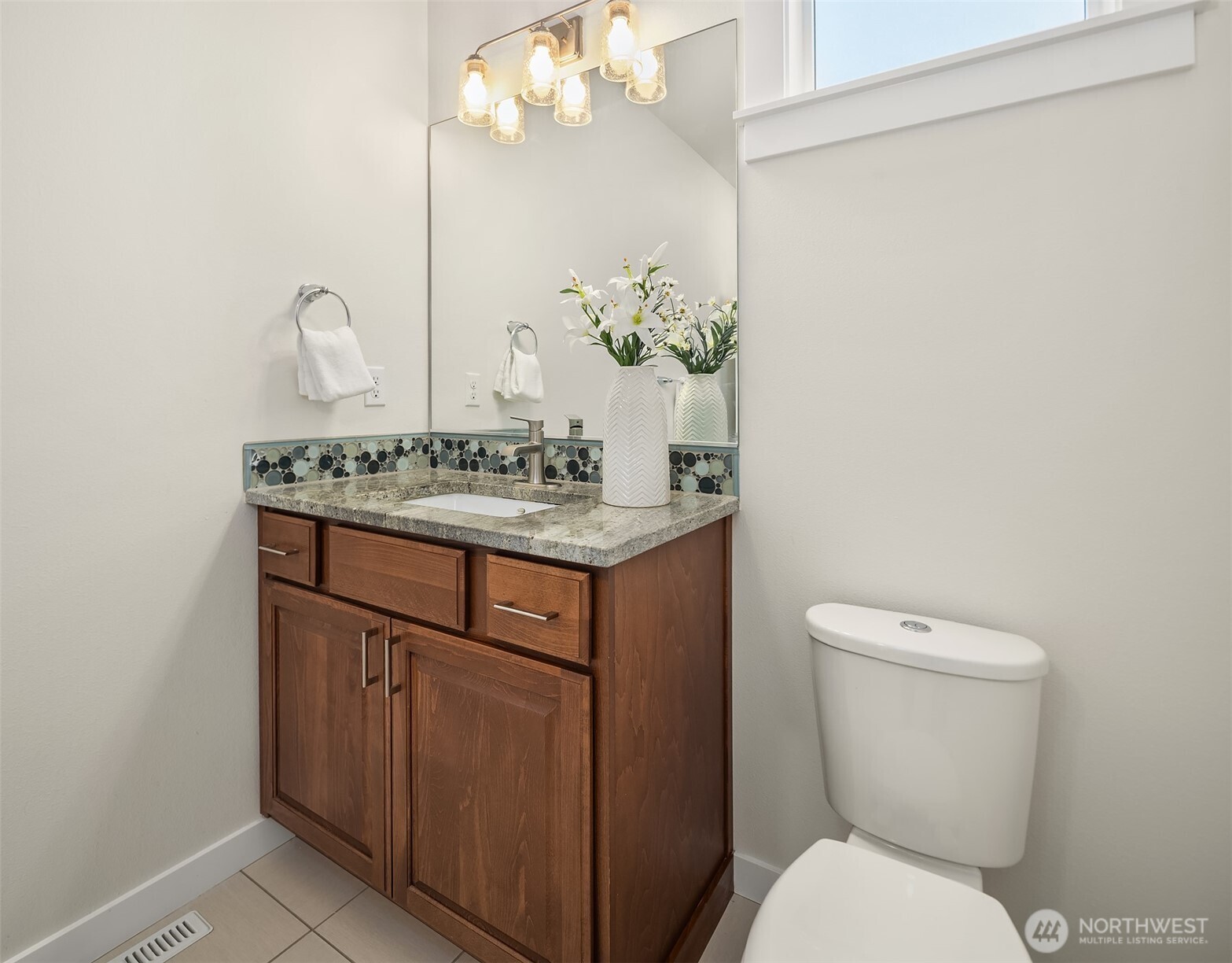 9813 Northeast 145th Street Bothell, WA 98011 - Photo 23 of 40