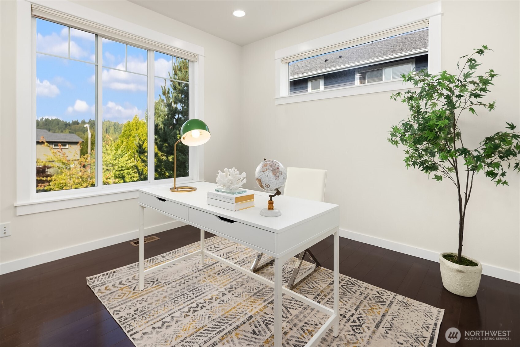 9813 Northeast 145th Street Bothell, WA 98011 - Photo 5 of 40