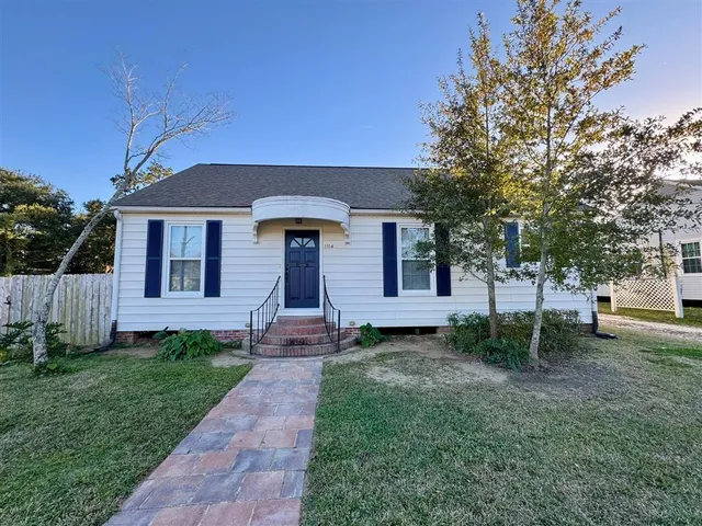 $2,000 | 1114 10th Street, Lake Charles, LA 70601