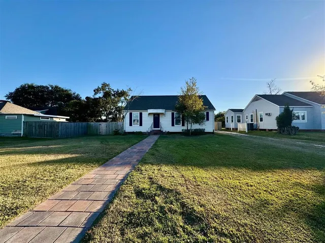 $2,000 | 1114 10th Street, Lake Charles, LA 70601