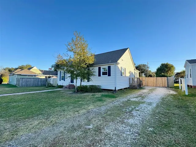 $2,000 | 1114 10th Street, Lake Charles, LA 70601