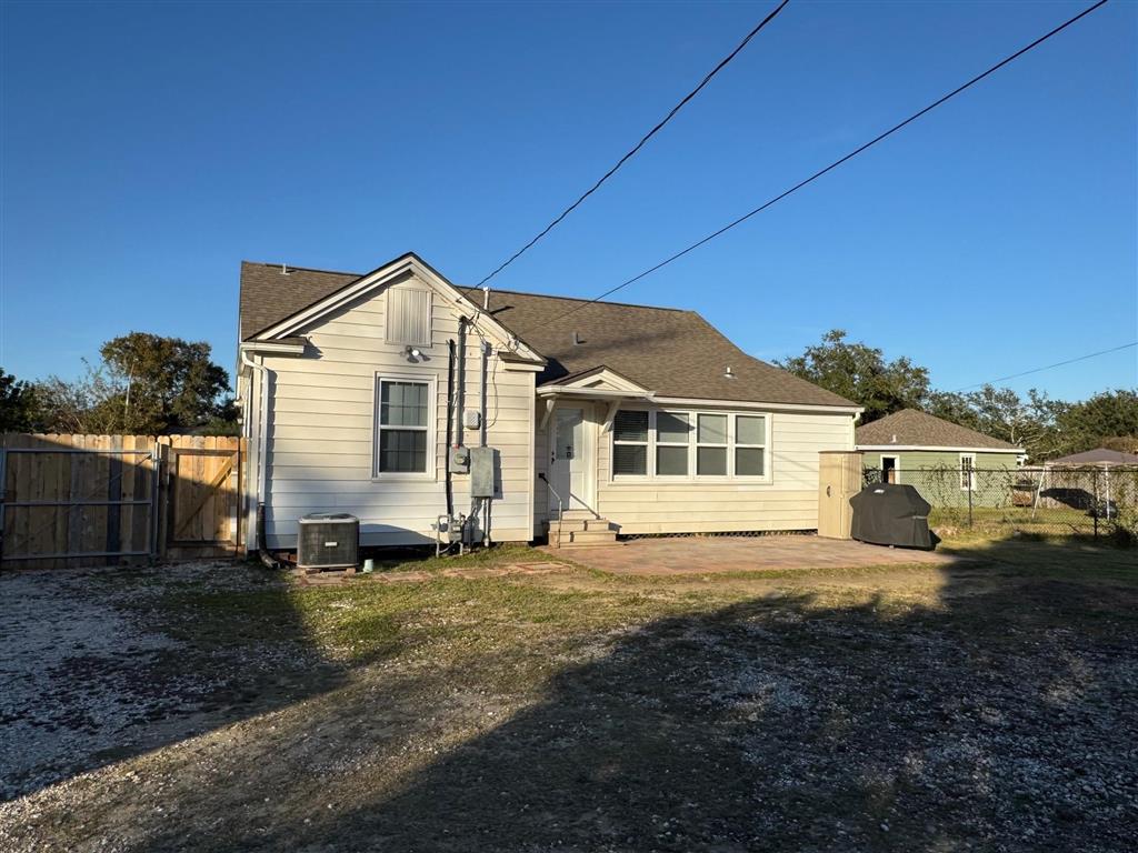 1114 10th Street Lake Charles, LA 70601 - Photo 4 of 18