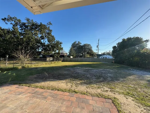 $2,000 | 1114 10th Street, Lake Charles, LA 70601